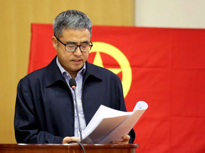 公司黨委委員、副總經理、總工程師曹堅宣讀表彰決定.jpg